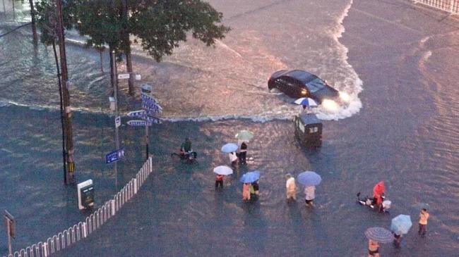 北京暴雨又双叒叕来了 城市再迎考验